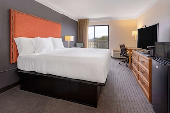 Executive Room, 1 King Bed, Accessible, Non Smoking (Mobility, Bathtub w/Grab Bars)