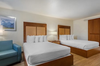 Standard Room, 2 Queen Beds, Non Smoking, Refrigerator & Microwave (Pet Friendly)
