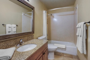 Suite, 2 Double Beds, Non Smoking, Kitchen (Living Room; Sofabed, Full Kitchen)