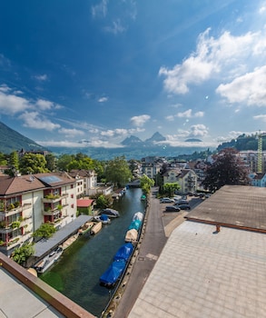 Superior Double Room with Queen Size Bed and mountain view - without balcony