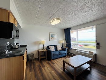 King Suite with Ocean View - Non Smoking