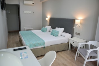 City Twin Room, City View (Exterior)