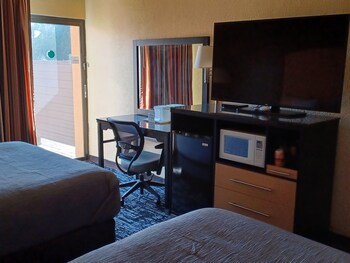 Room, 2 Queen Beds, Non Smoking