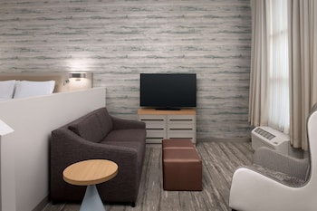 Junior Suite, One King Bed