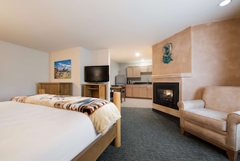 Suite, 1 King Bed, Non Smoking, Kitchen (Full Kitchen)