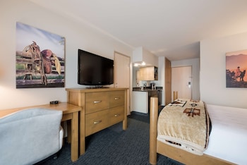Standard Room, 1 Queen Bed, Non Smoking, Balcony