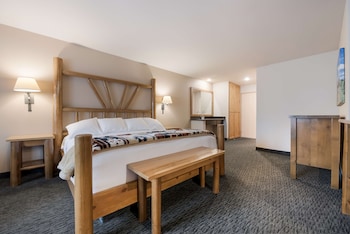Suite, 1 King Bed, Non Smoking, Kitchen (Full Kitchen)