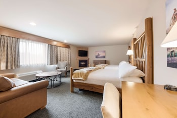 Suite, 2 Queen Beds, Non Smoking, Fireplace (Larger Room)