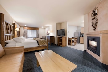 Suite, 2 Queen Beds, Non Smoking, Kitchen (Full Kitchen)
