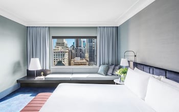 Classic Room, 1 King Bed, City View