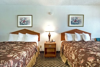 Room, 2 Queen Beds, Non Smoking