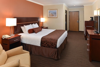 Standard Room, 1 King Bed, Non Smoking, Balcony (Fees apply over 2 adults)
