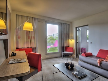 Suite, 1 Double Bed with Sofa bed, Terrace