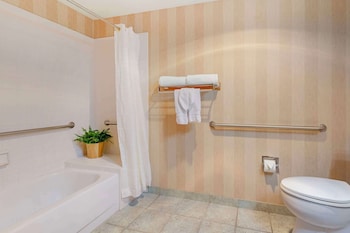 Standard Room, 1 King Bed, Accessible, Bathtub