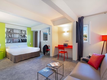 Standard Suite, Multiple Beds