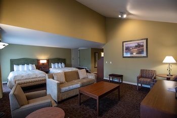 Family Suite, 2 Queen Beds, Non Smoking (Dining Table;Pet Friendly)