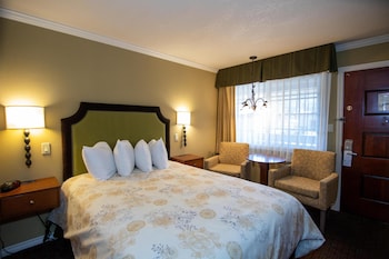 Suite, 2 Queen Beds, Non Smoking (Pet Friendly)