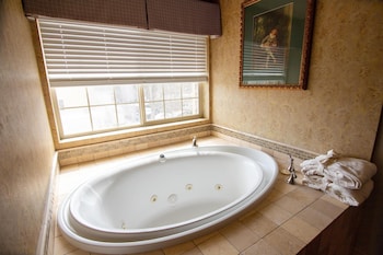Suite, 1 King Bed, Non Smoking, Balcony