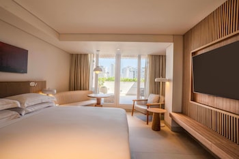 Premium Room, 1 Queen Bed (View)