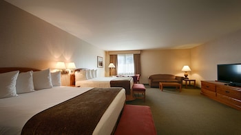 Standard Room, 2 Queen Beds, Non Smoking, Refrigerator & Microwave (Oversized Room;with Sofabed)