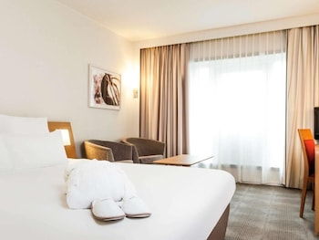 Suite, 1 Double Bed with Sofa bed, City View