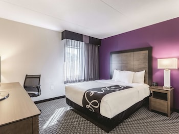 Deluxe Room, 1 Queen Bed, Non Smoking