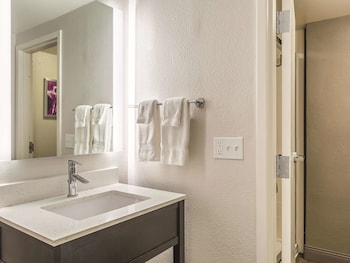 Room, 2 Queen Beds, Accessible, Non Smoking (Mobility/Hearing)