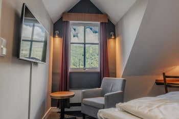 Single Room (Small)