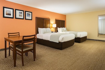 Family Room, 2 Queen Beds, Non Smoking