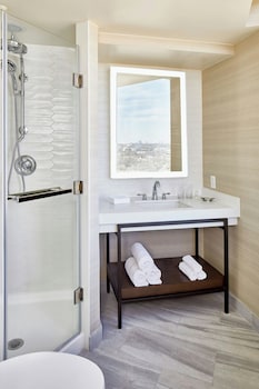 Room, 1 King Bed, City View (Cozy)