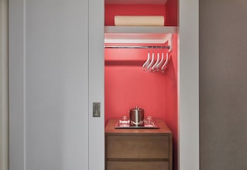 Flamingo Studio Suite, 1 King , Non-Smoking