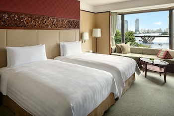 Shangri-La wing, Deluxe river view room, 2 Twin Beds