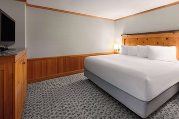 Suite, 1 King Bed, Non Smoking (Water View)