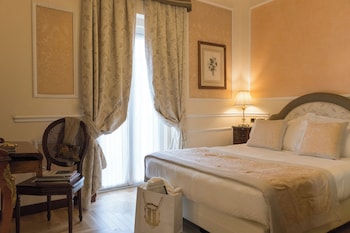 Basic Double Room, 1 Queen Bed (150cm wide bed)