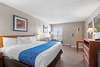 Upgraded, Deluxe Room, 1 King Bed, Non Smoking