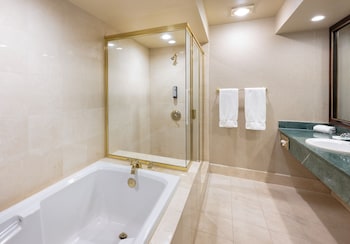 Suite, 2 Queen Beds