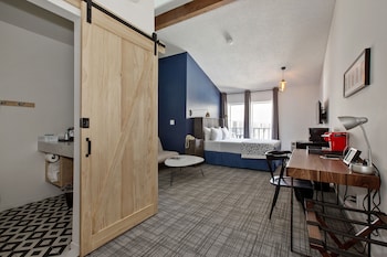 Superior Room, 1 Queen Bed, Balcony, Pool View