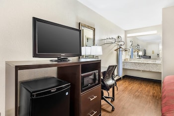 Room, 1 King Bed, Non Smoking (Upgrade)