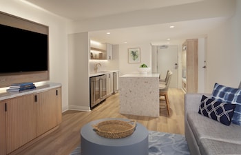 Deluxe Suite, 1 King Bed with Sofa bed, Kitchenette (Paradise Suite, Hammock Wing)