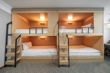 [Breakfast Combo for 2 (Choice of Souffle Pancakes or French Toast)] Family Bunk