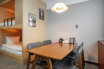 [Breakfast Combo for 2 (Choice of Souffle Pancakes or French Toast)] Family Bunk