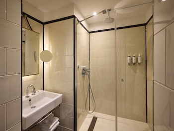 Deluxe Room, 1 Queen Bed