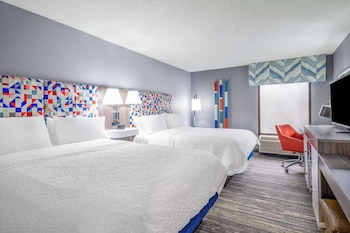 Room, 2 Queen Beds, Microwave