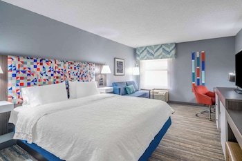 Deluxe Room, 1 King Bed with Sofa bed, Microwave