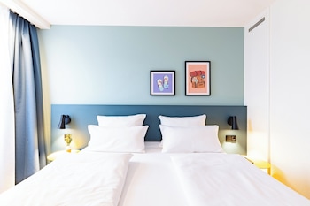 Standard Room, 1 Queen Bed with Sofa bed, Accessible