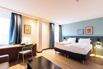 Standard Room, 1 Queen Bed, Accessible