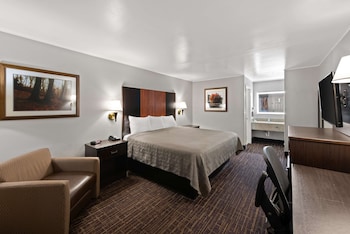 Standard Room, 1 King Bed, Bathtub