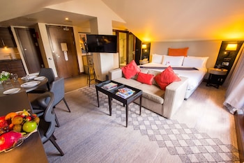 Studio, 1 Queen Bed, Terrace