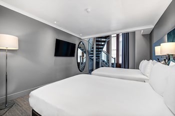 Suite, 1 Queen Bed with Sofa bed (Duplex)