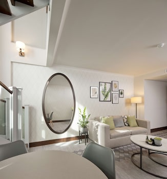 Suite, 1 Queen Bed with Sofa bed (Duplex)
